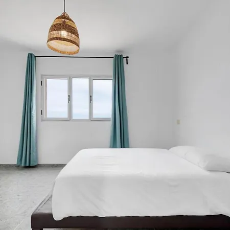 Wonderful Tila House, Facing The Sea *